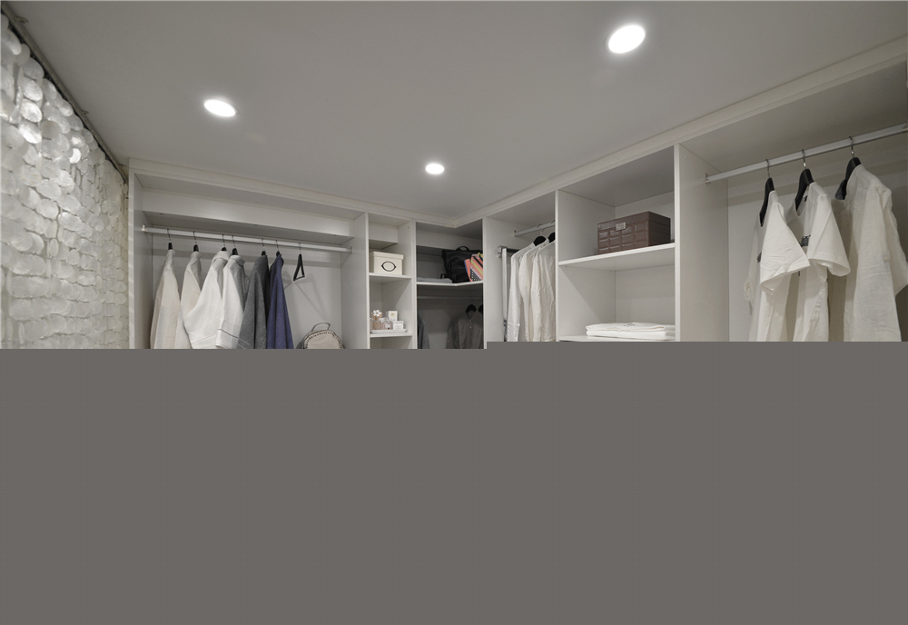 入墻式衣柜和開放式衣柜優(yōu)缺點(diǎn) 哪種衣柜好？(圖1)