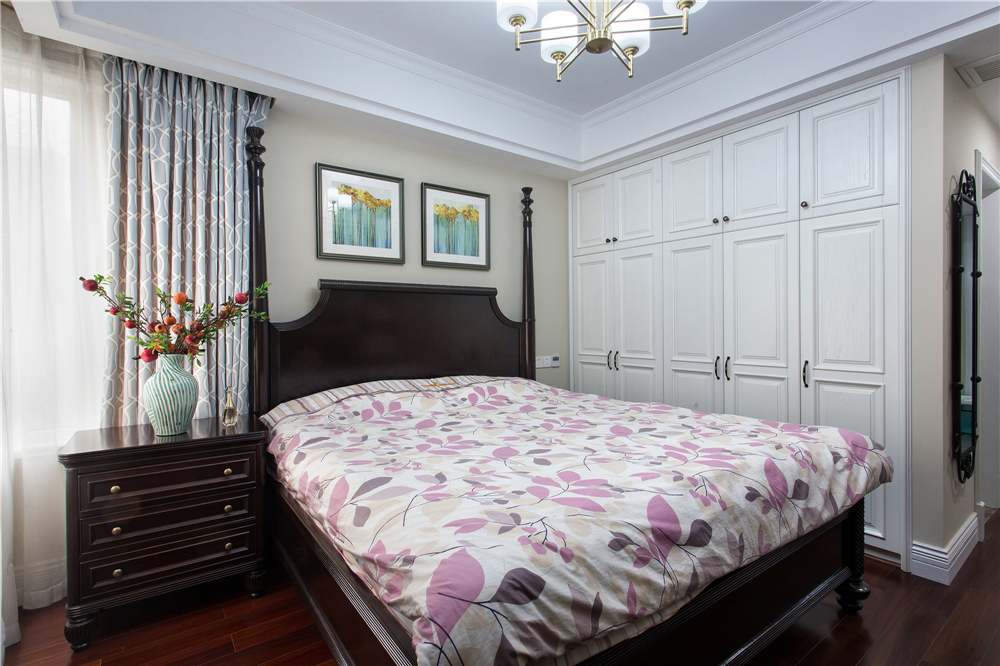 原木定制衣柜價格貴不貴？(圖1)